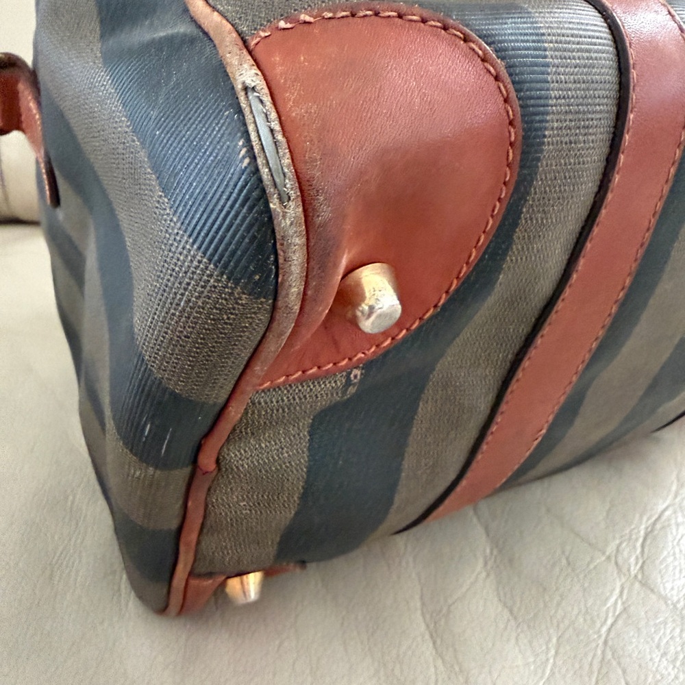 Vintage FENDI bag, authentic, made in Italy - Picture 8 of 16